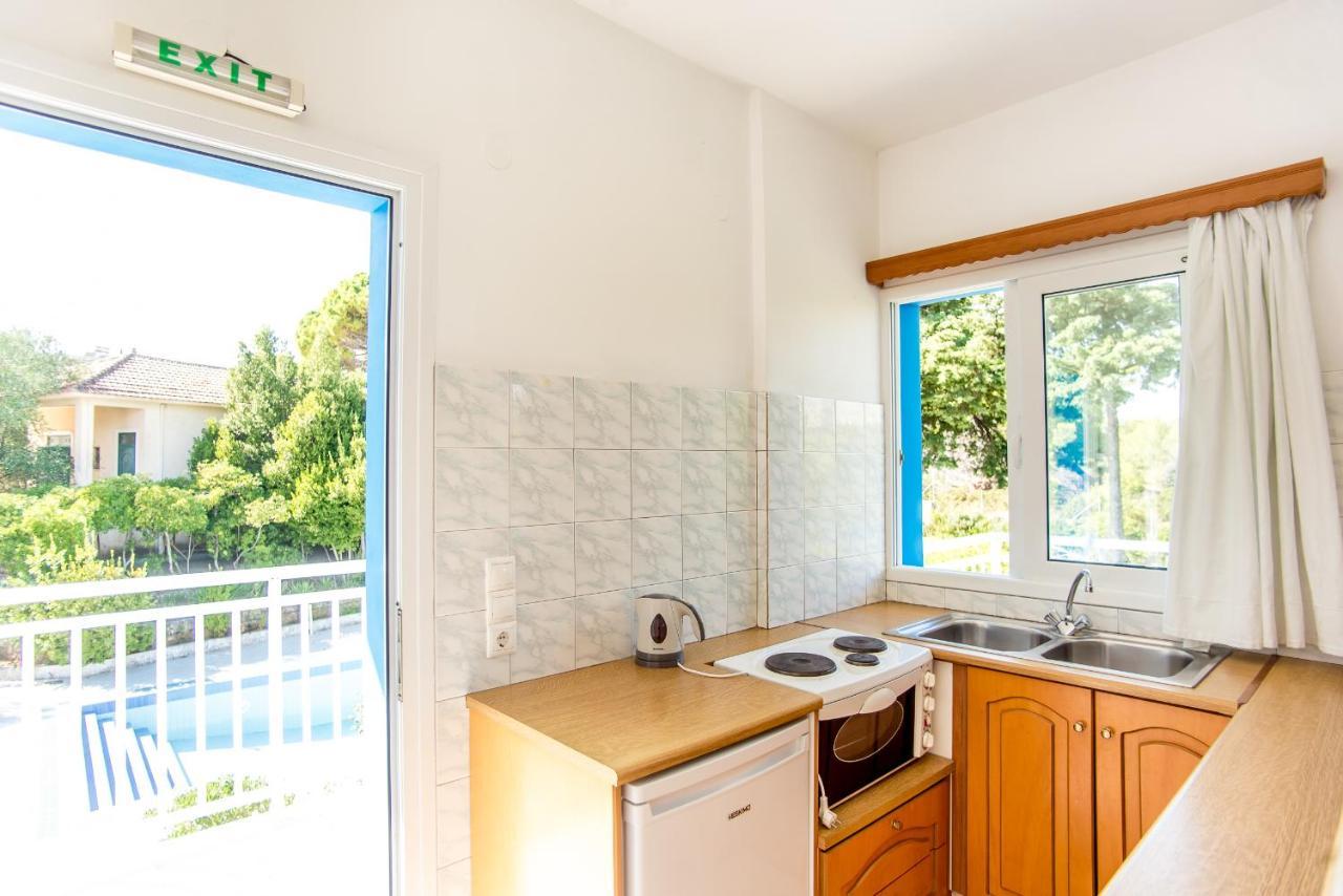 Blue White Apartments - Kefallonia Poolside Retreats Spartià Eksteriør billede